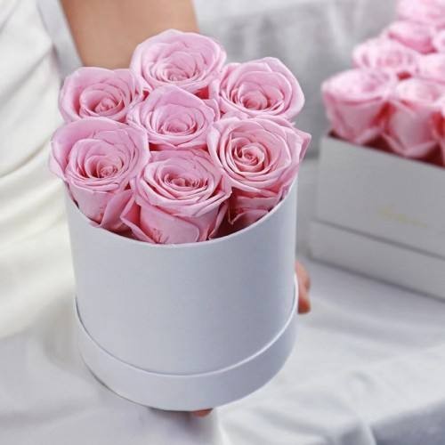 everlasting roses in round box