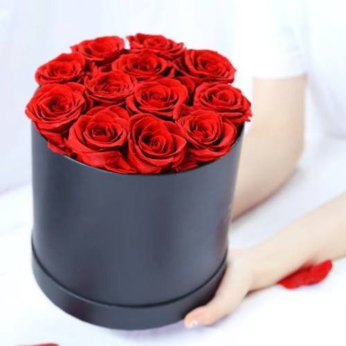 luxury Valentine roses gift 