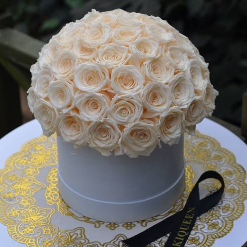 luxury preserved rose hat box